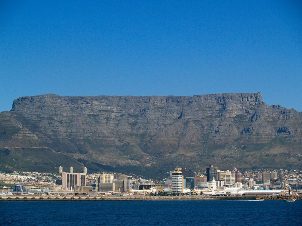 Table Mountain vista da baía, na Cidade do Cabo